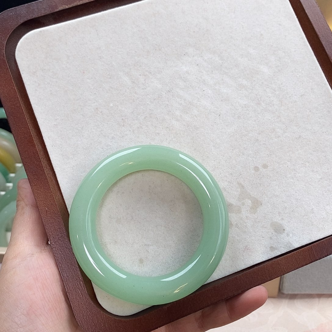 未镶嵌手镯东陵石东陵玉青绿色手镯