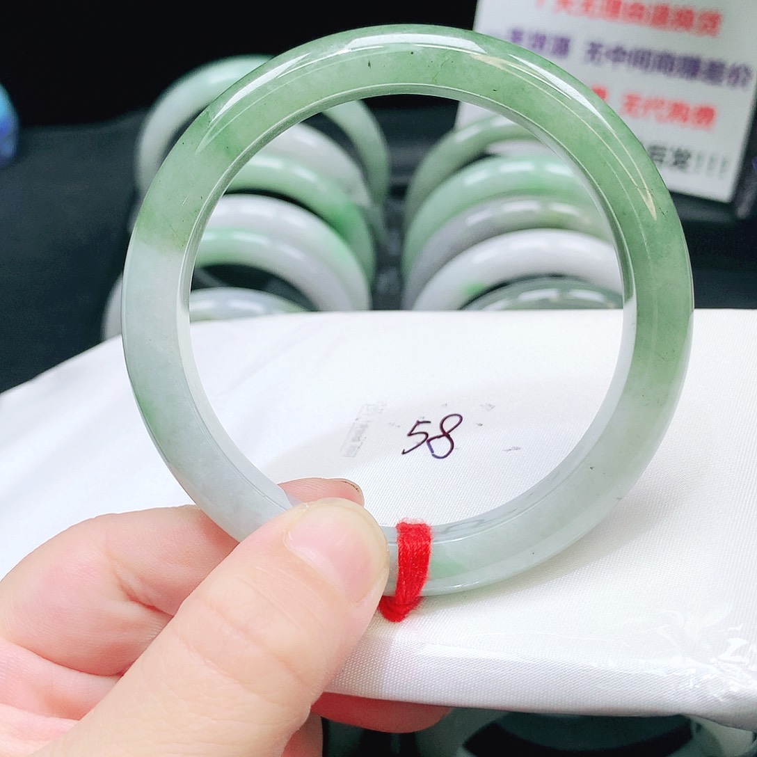 翡翠未镶嵌手镯195
