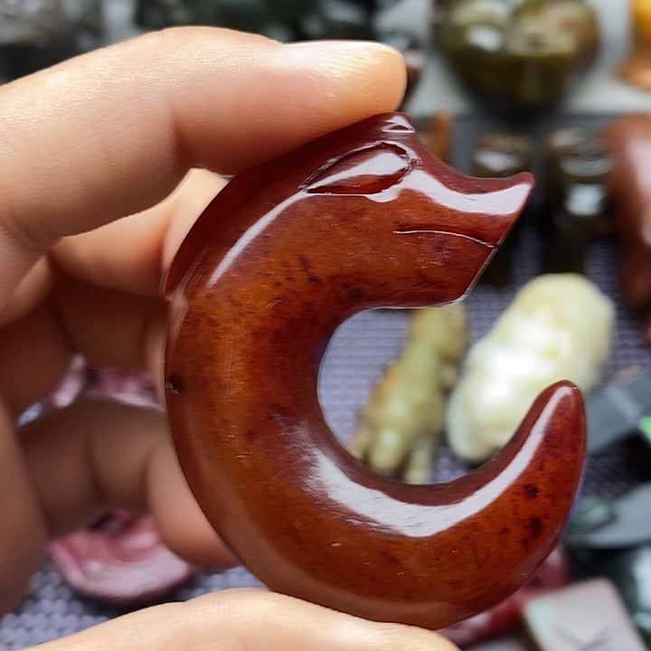 未镶嵌蛇纹石玉颈饰