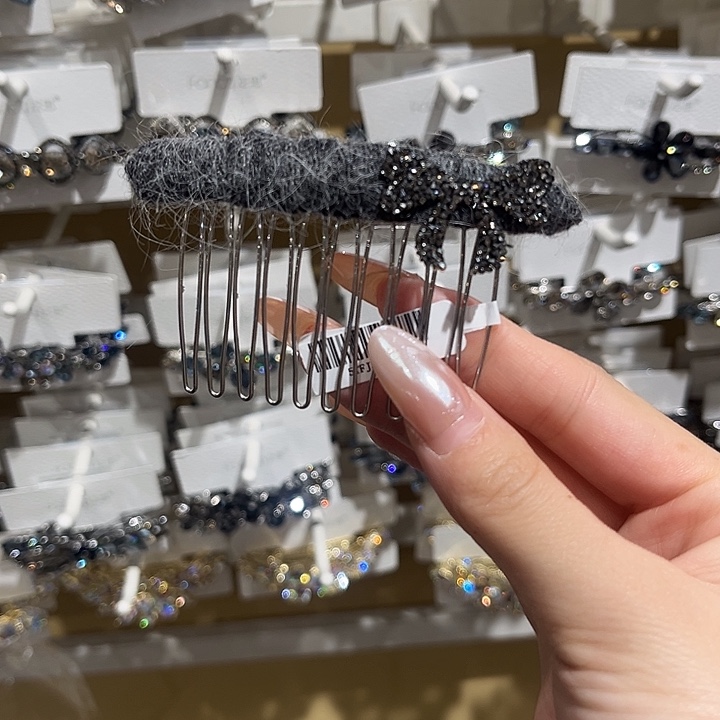 布艺铁合金深灰色发夹