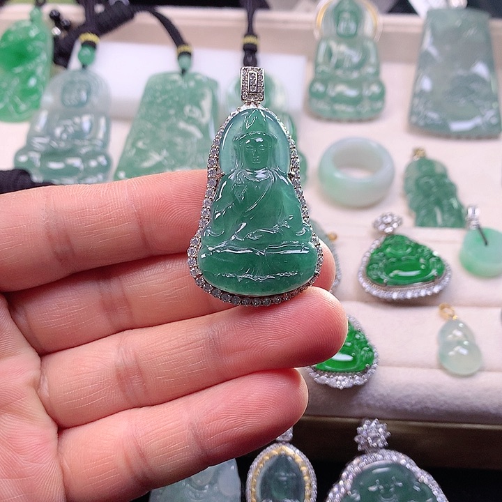 翡翠颈饰银S925镶嵌翡翠