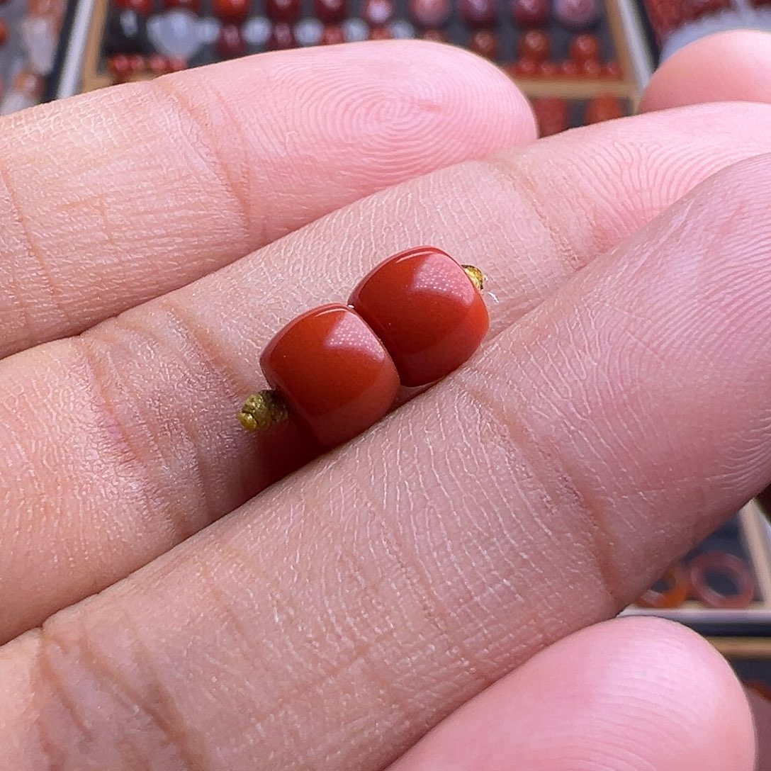 南红玛瑙未镶嵌珠宝奇石精品柿子红直切对珠6mm
