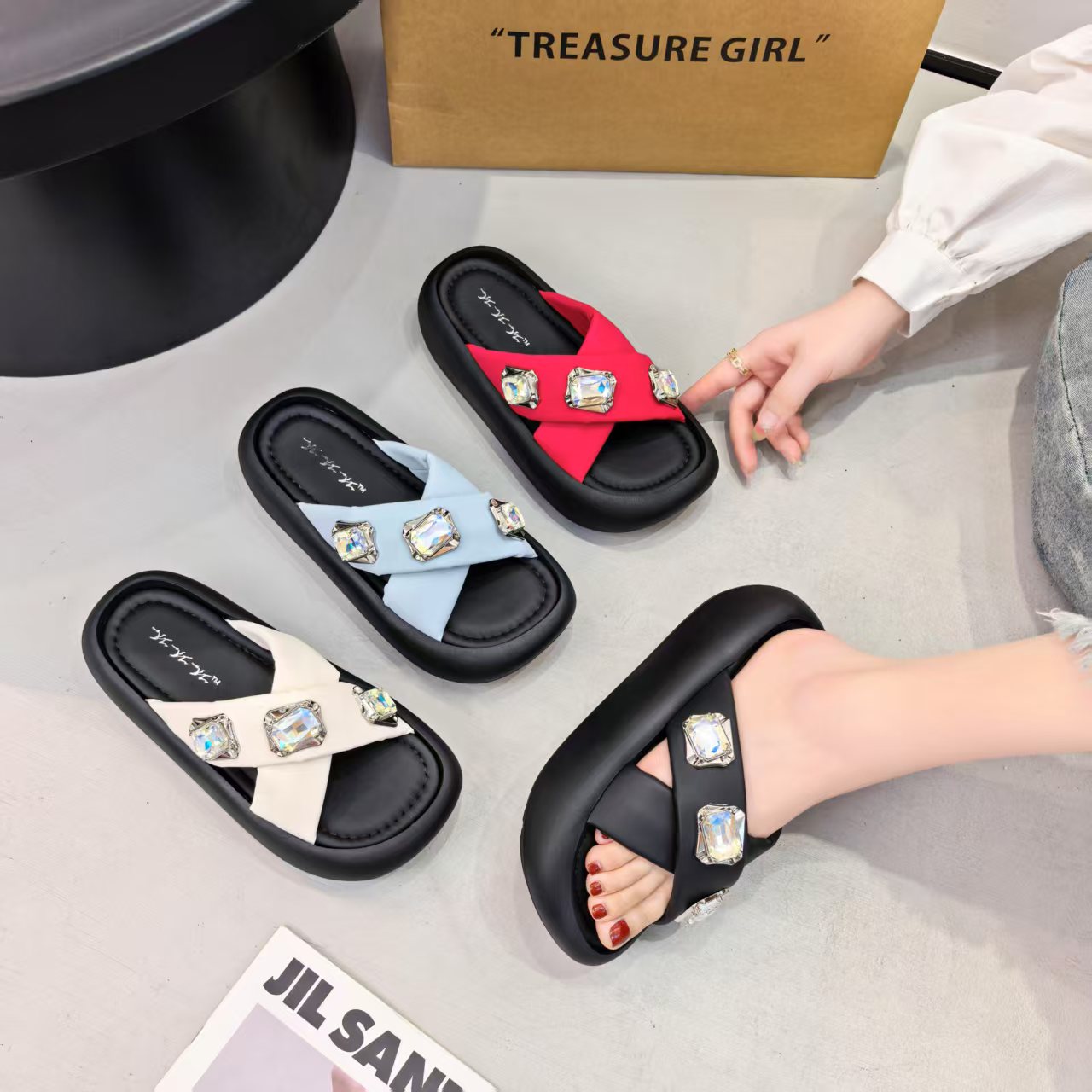 外穿2025新款夏季水钻交叉舒适休闲时尚百搭懒人水钻拖鞋777G