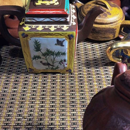 紫砂茶壶宝*原矿泥料手工制作的紫砂壶。