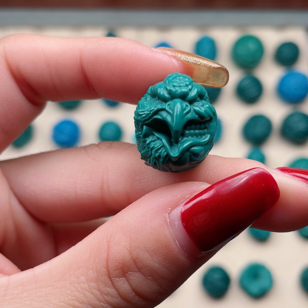 【闪购商品】玻璃颈饰老油绿大鹏鸟16左右一个