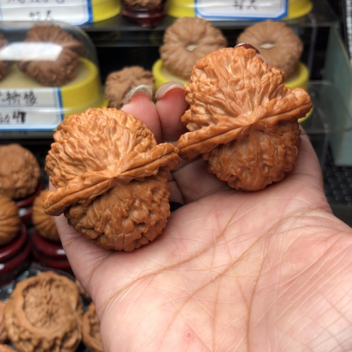 文玩核桃把件三角白