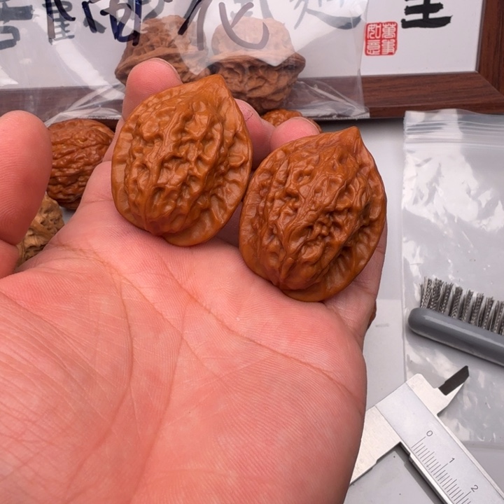 G***熊文玩核桃吊坠麻核桃2
