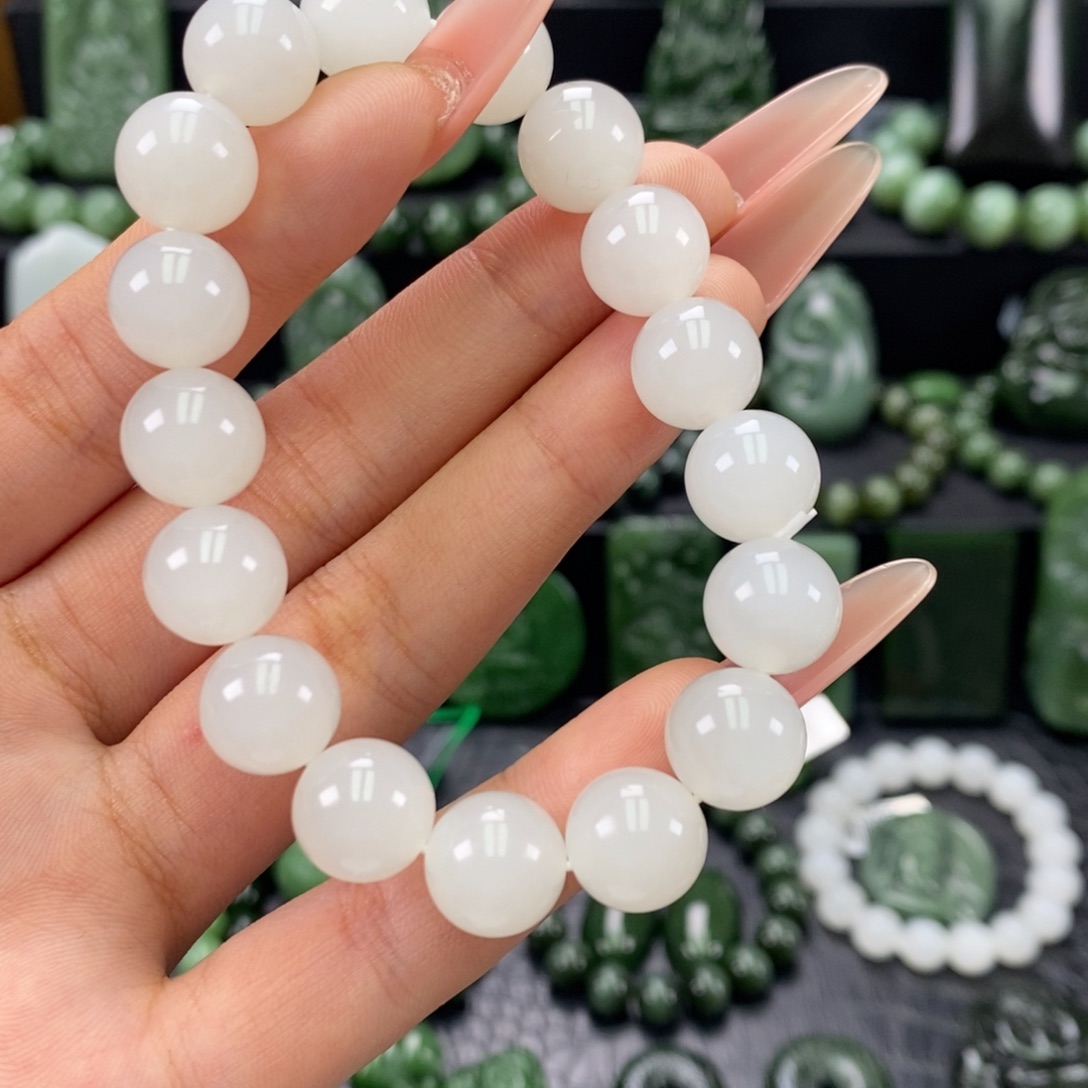 和田玉未镶嵌珠宝奇石