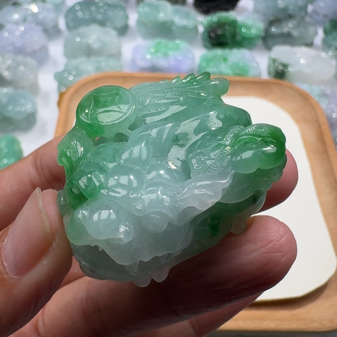 平***慶翡翠未镶嵌挂件貔貅