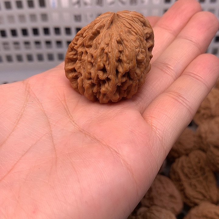 苗***腾吊坠文玩核桃文玩核桃