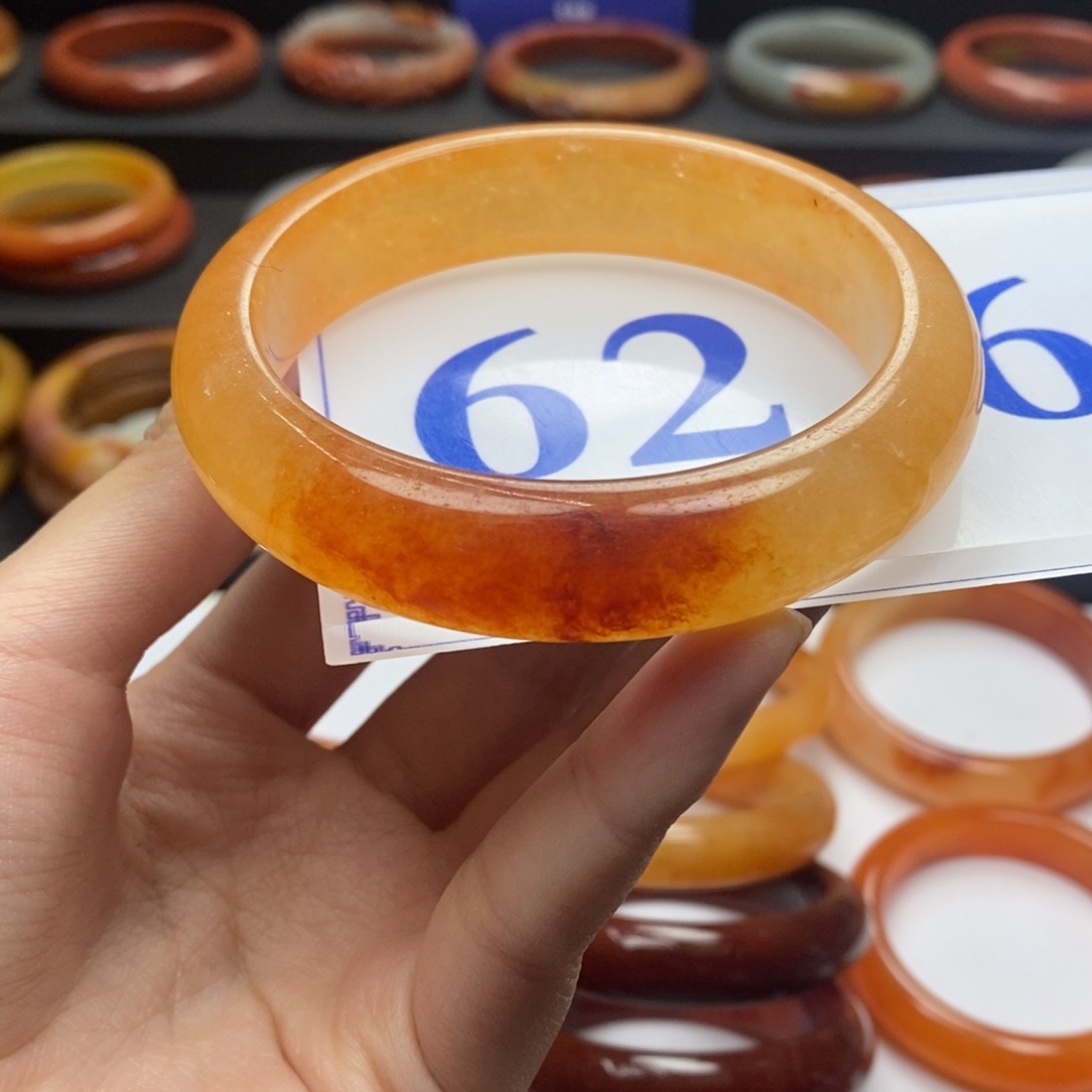 石英质玉（黄龙玉）手镯未镶嵌