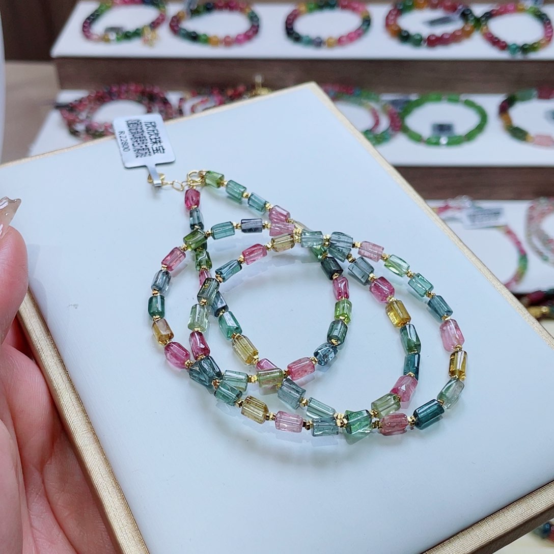 碧玺颈饰未镶嵌多样性发其一