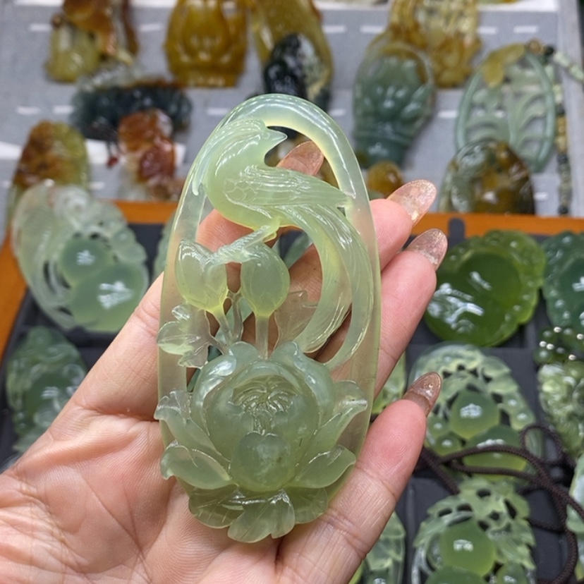 【闪购商品】蛇纹石玉颈饰未镶嵌