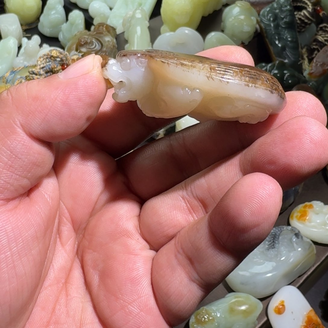 和田玉颈饰未镶嵌与**伴