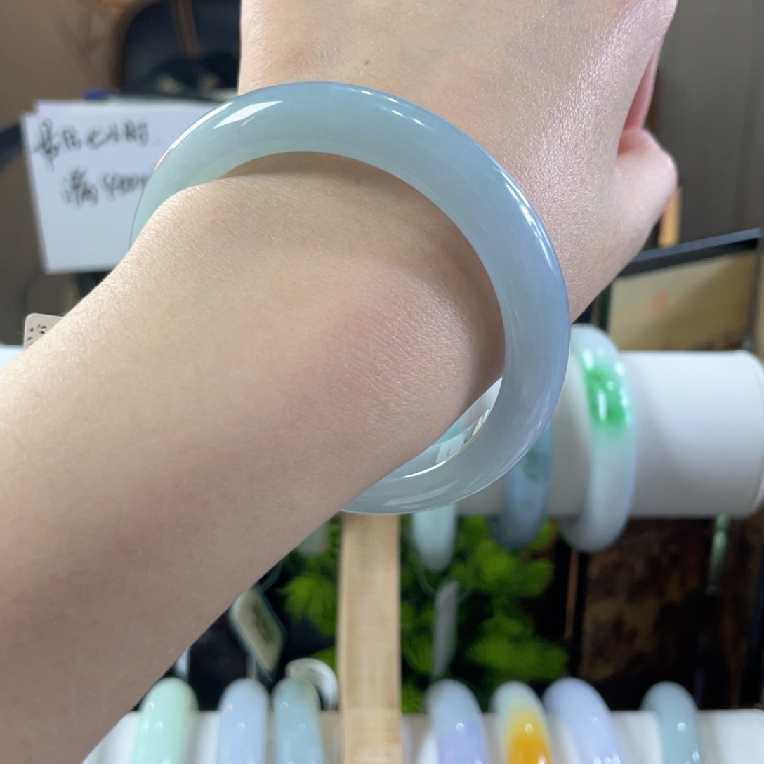 翡翠未镶嵌手镯缅甸翡翠12