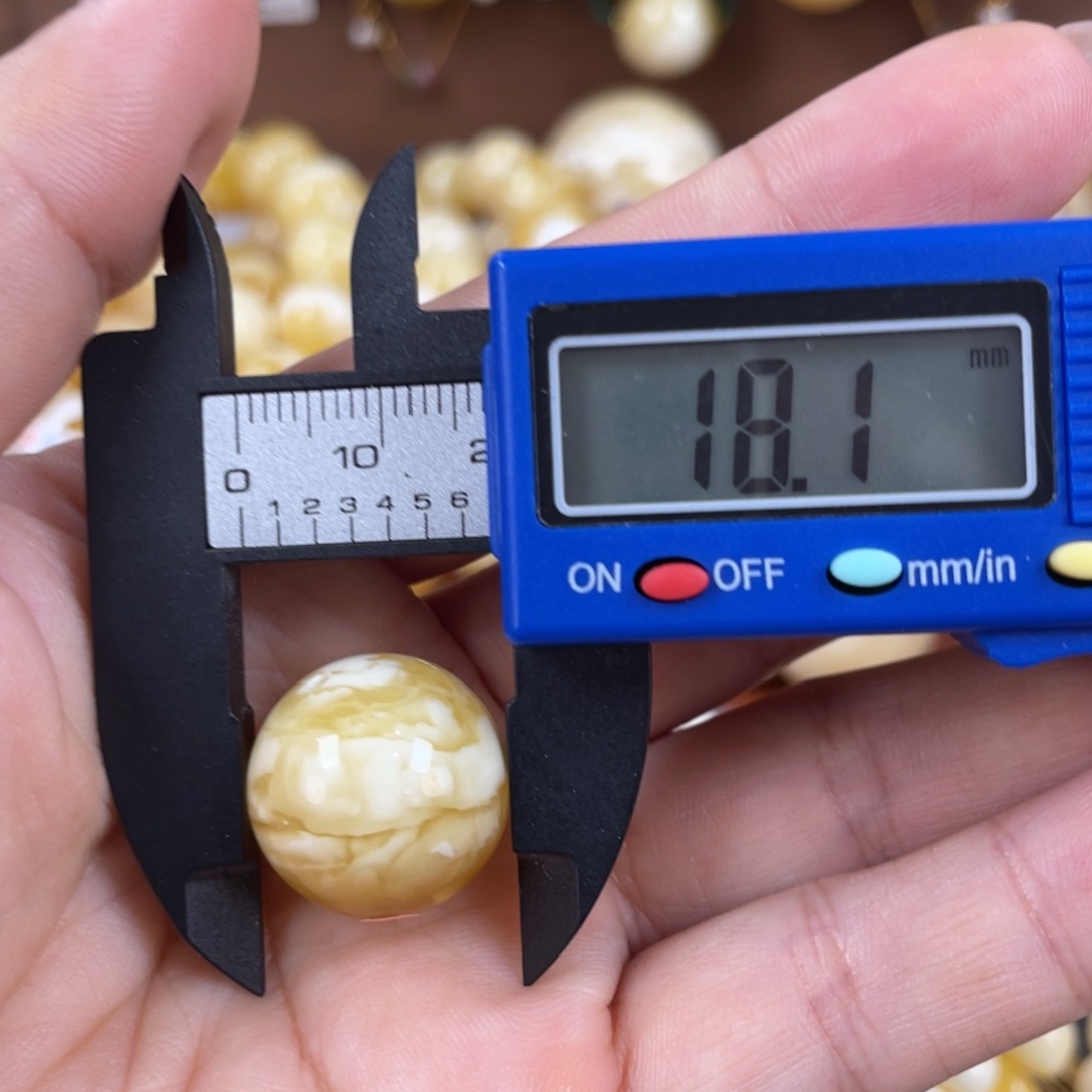 未镶嵌琥珀珠宝奇石