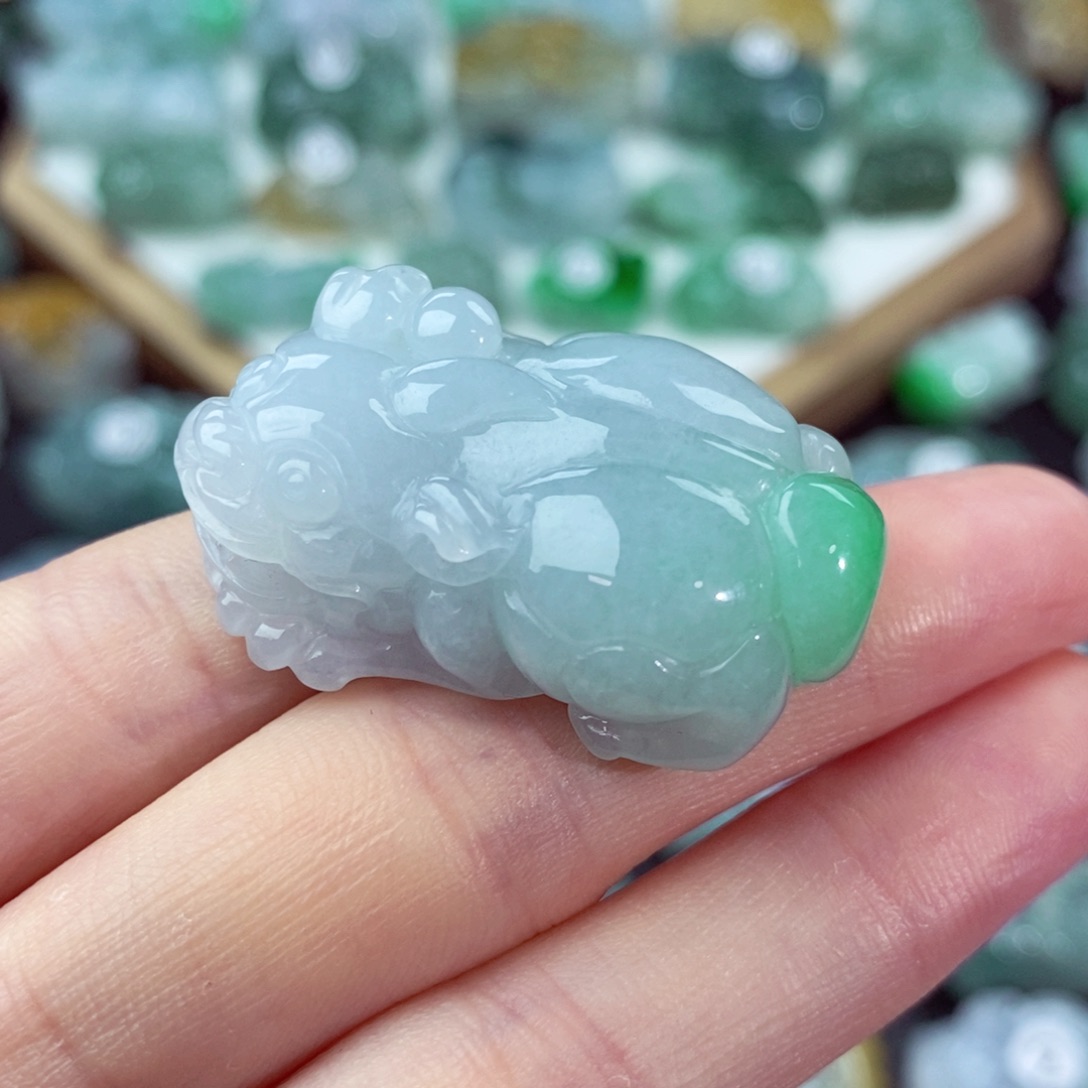 翡翠颈饰未镶嵌天然