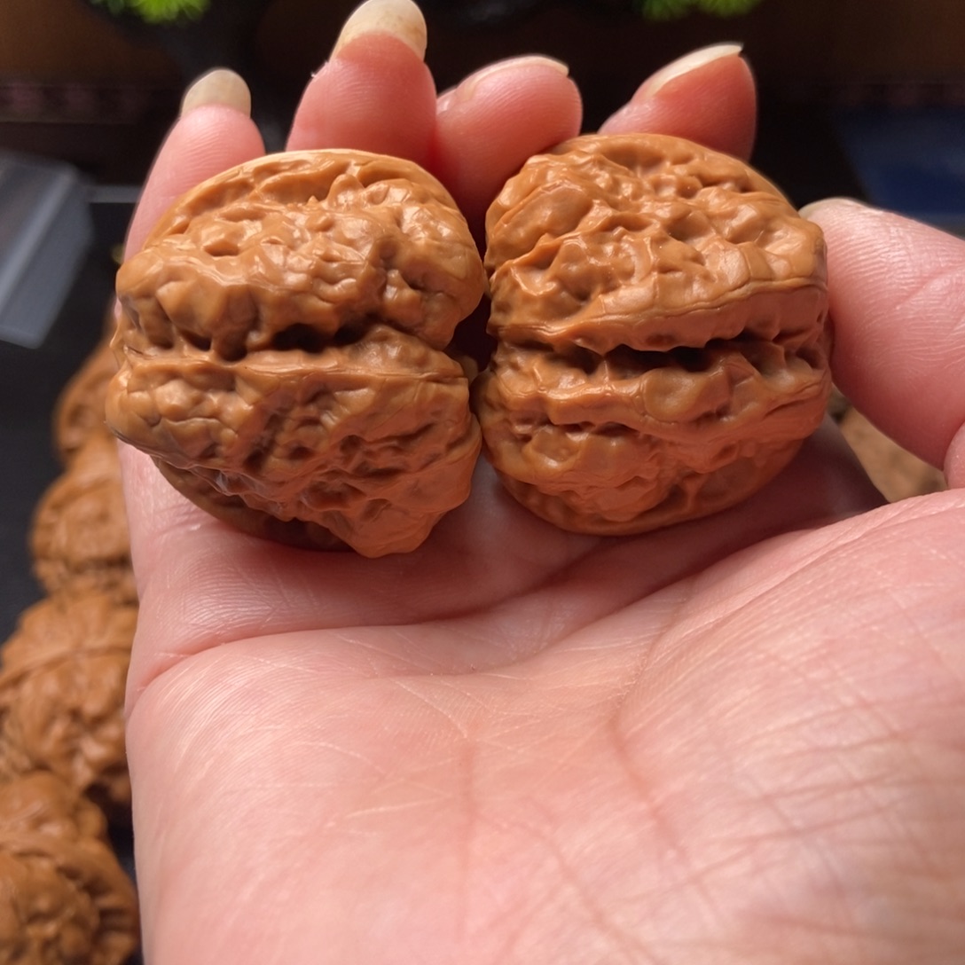 龙***跃把件文玩核桃蛤蟆头