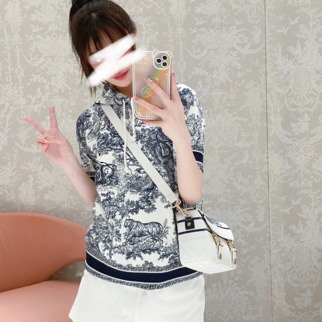 99新 DIOR/迪奥 白色满刺绣图案短袖连帽卫衣 M 10538525