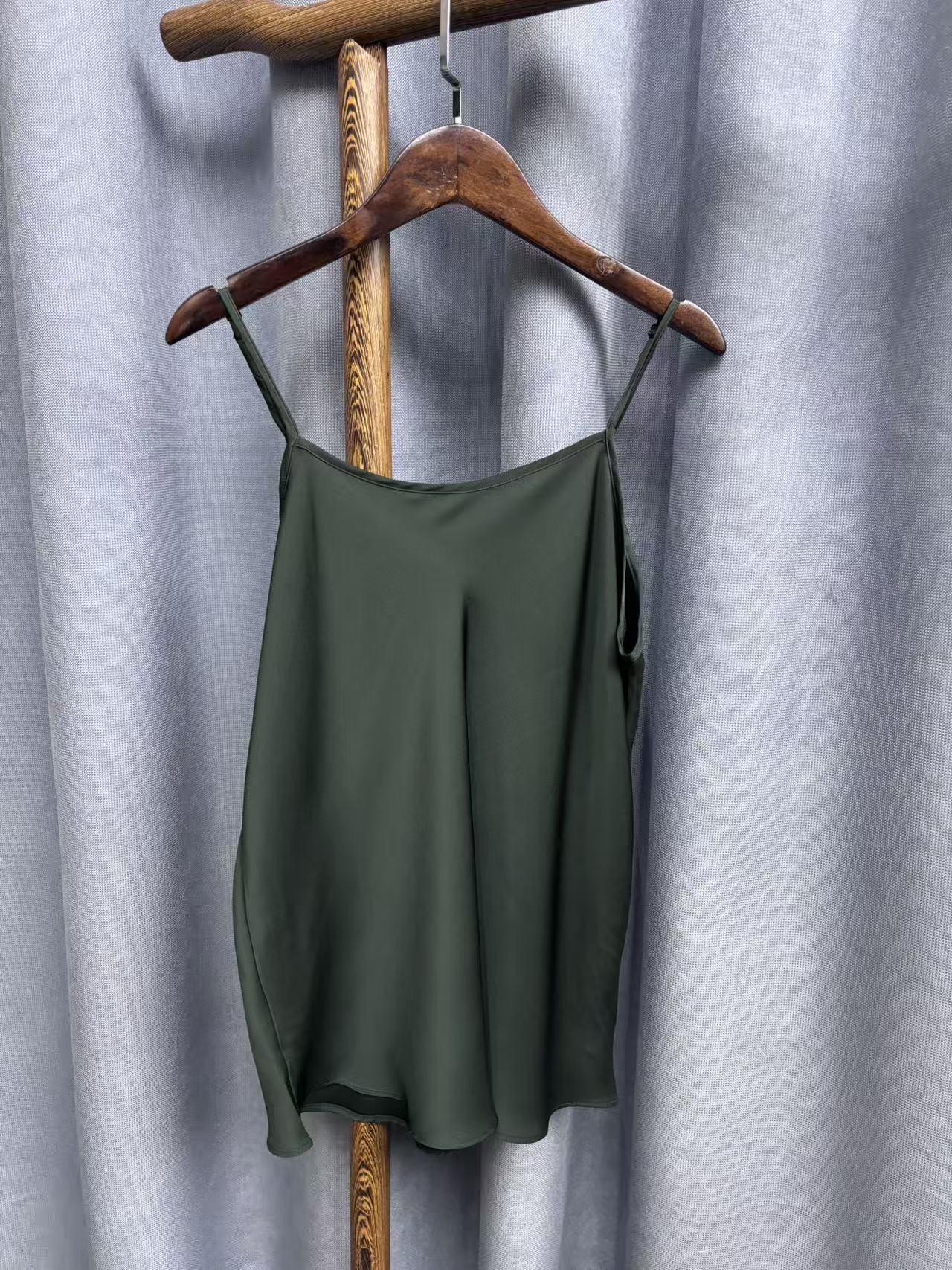 （瑕疵）2025秋季新款简约百搭桑蚕丝吊带女A221