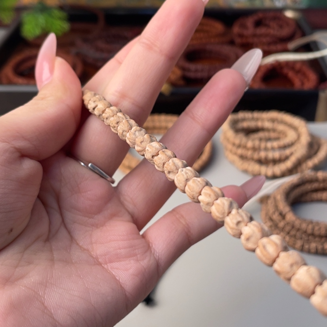 h***k柏香籽/百香籽吊坠