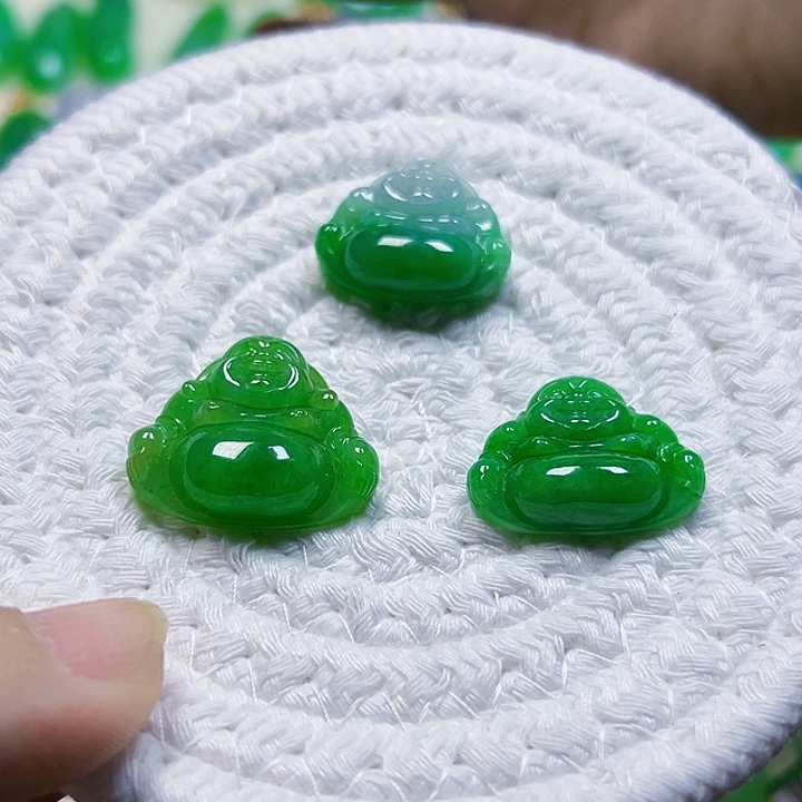 予***荷翡翠未镶嵌颈饰天然缅甸翡翠A货