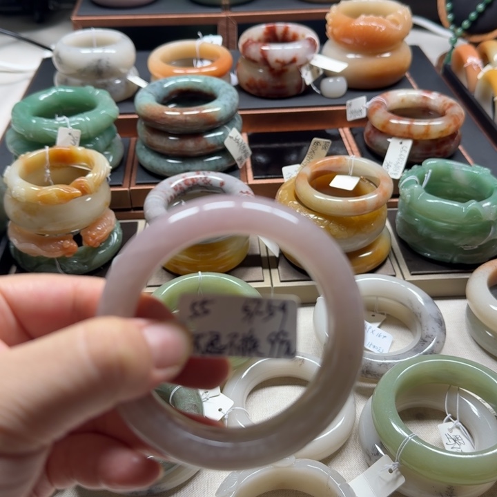 石英质玉未镶嵌手镯