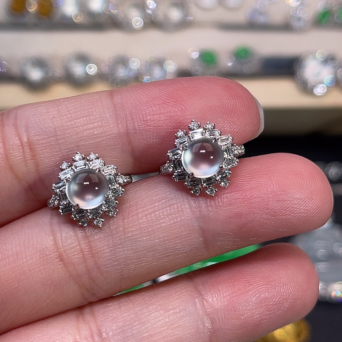 翡翠18K金镶嵌耳饰玻璃种冰蛋