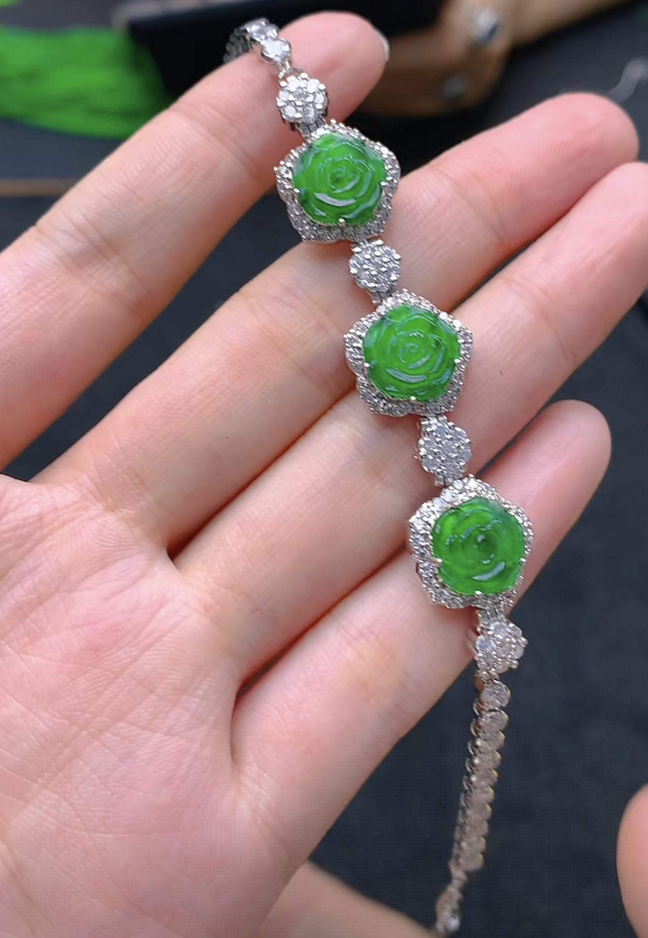 天然A货翡翠手链玫瑰花