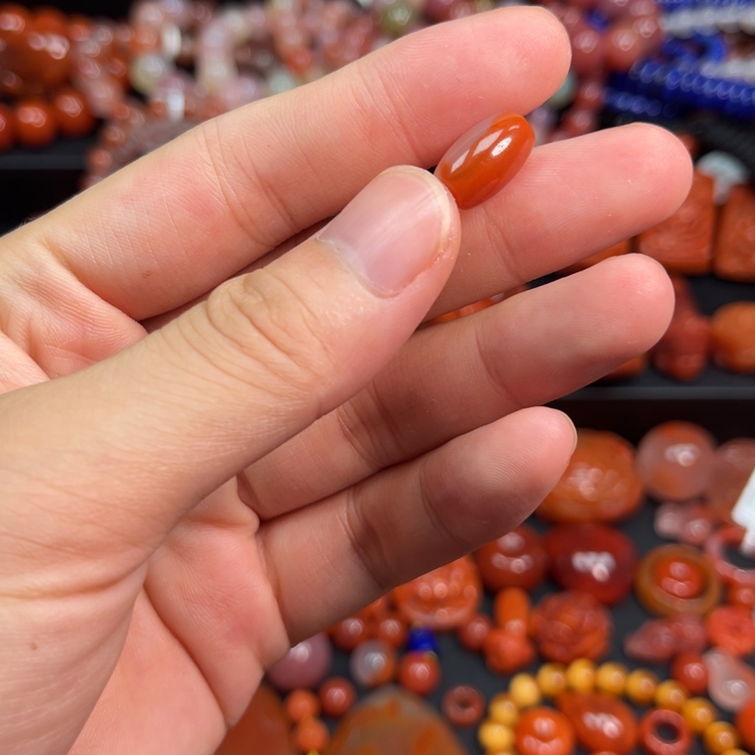 南红玛瑙配饰未镶嵌