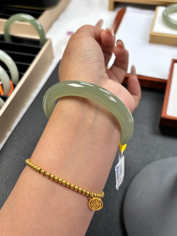 天然和田玉手镯玉镯晴水色扁条正圈简约时尚大气百搭