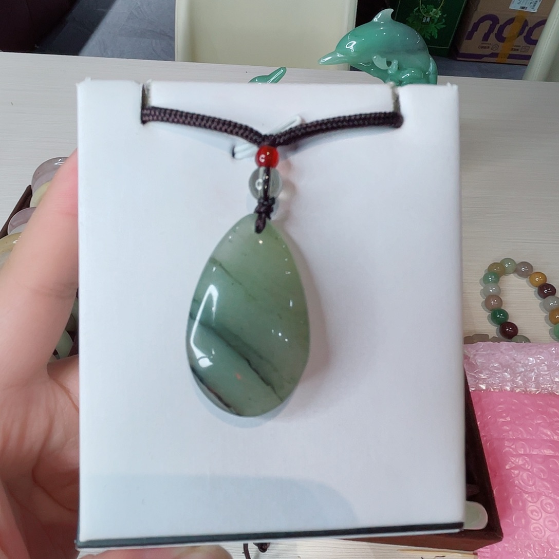 密玉（石英质玉）未镶嵌颈饰