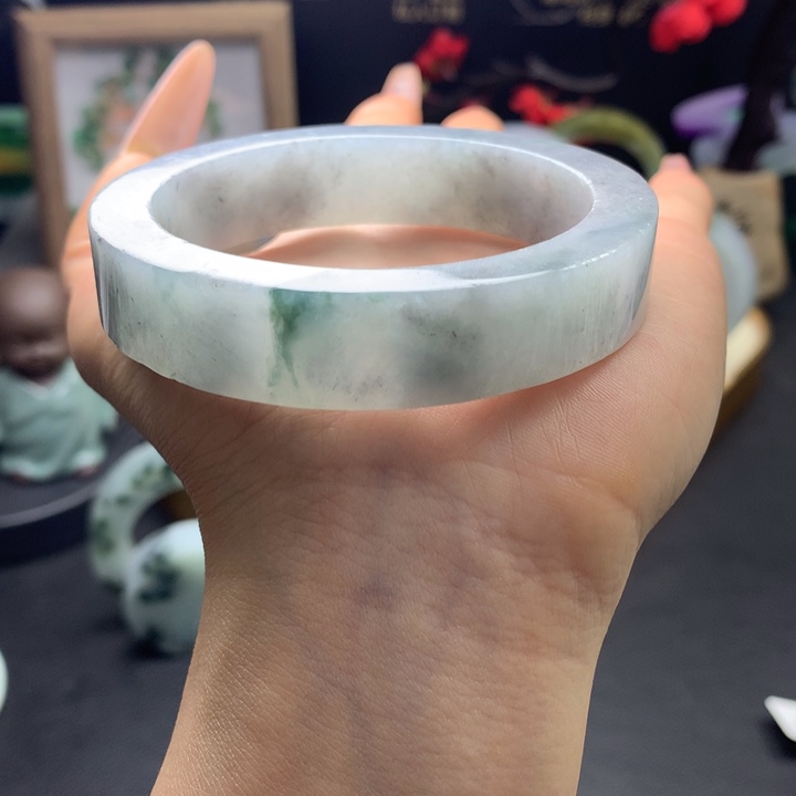 定制翡翠未镶嵌翡翠手镯