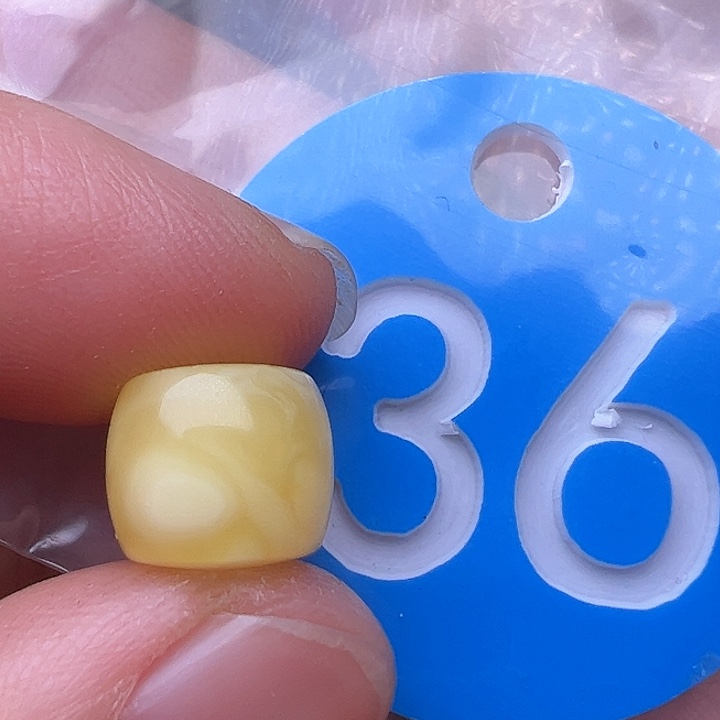 蜜蜡裸石未镶嵌划痕10m m