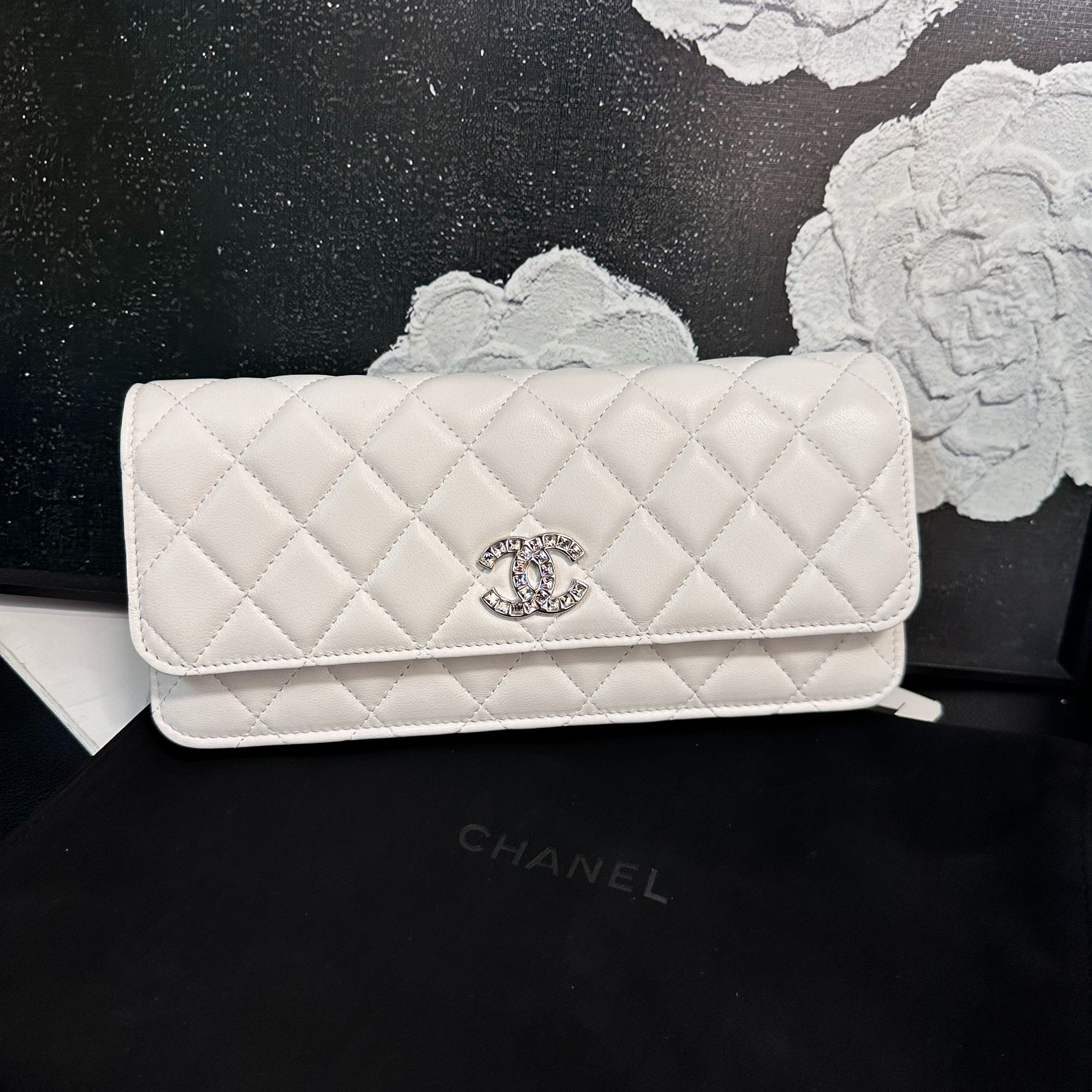 99新 Chanel/香奈儿 白色24s水钻长款woc单肩包B888