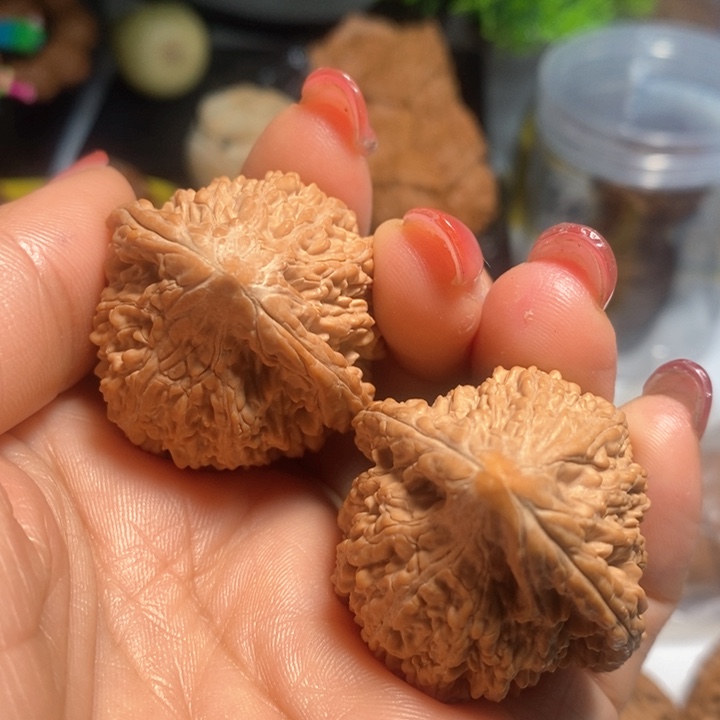 文玩核桃把件塔尖有修