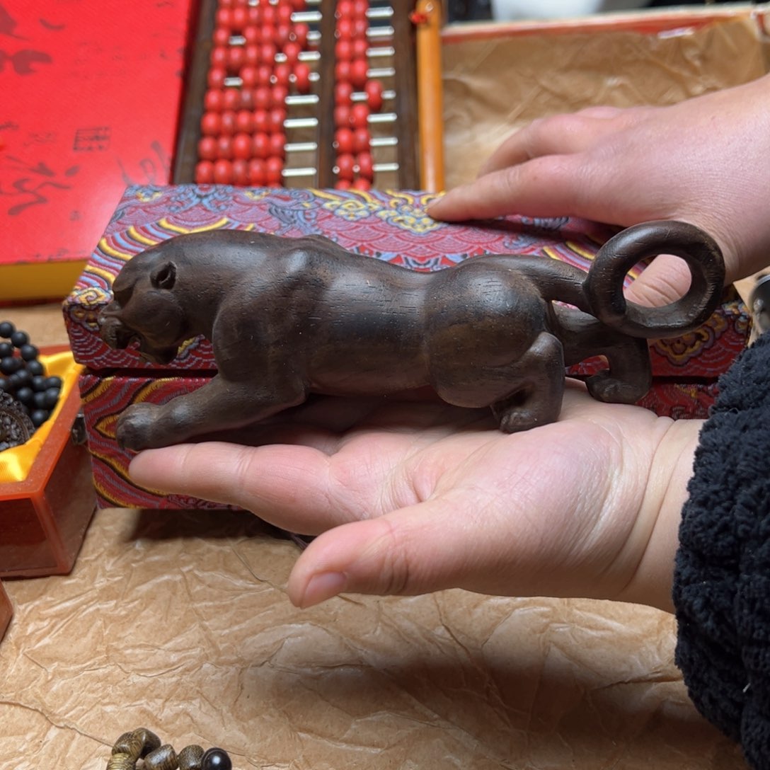 大叶紫檀（黑酸枝木类）