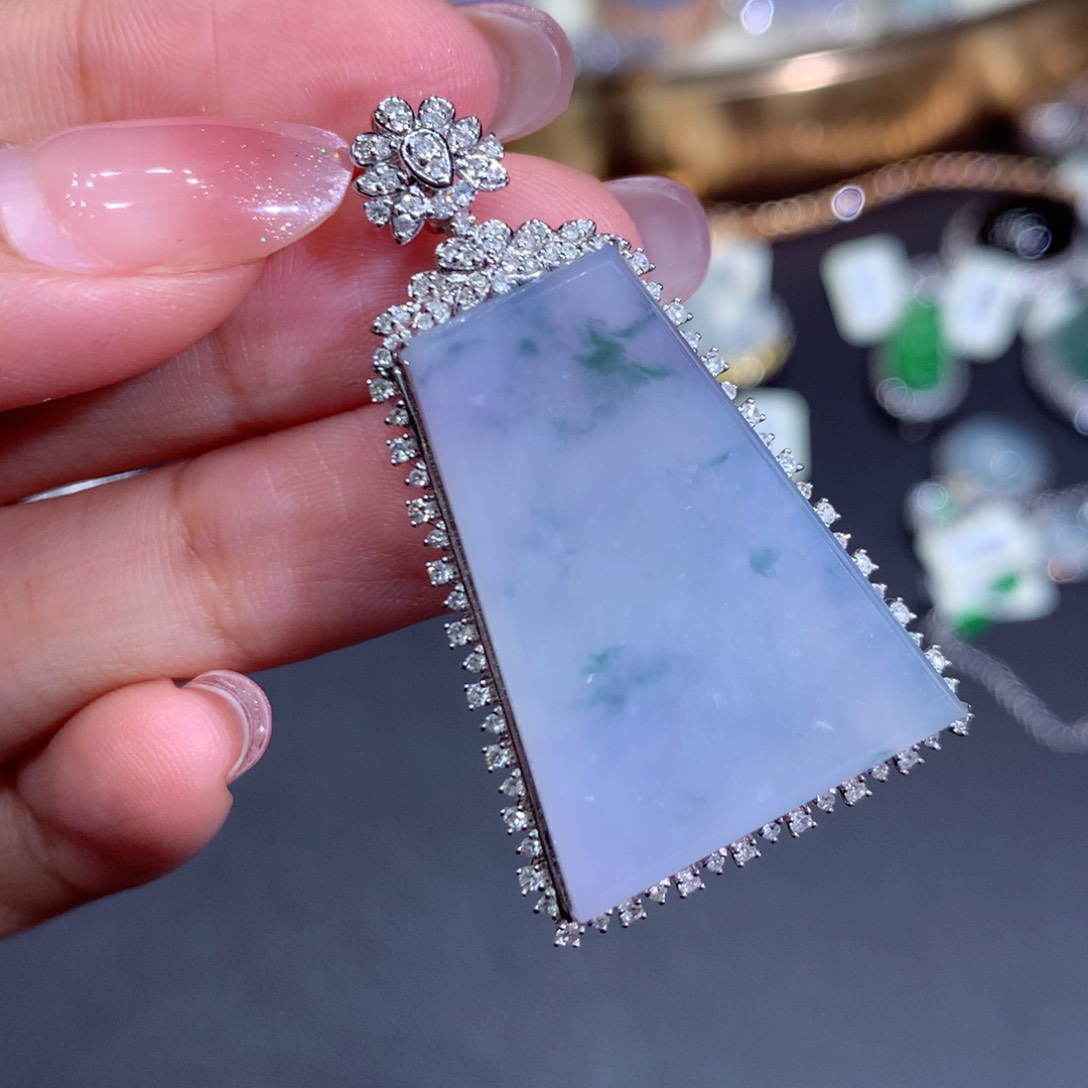 翡翠吊坠(赠链)18K金镶嵌