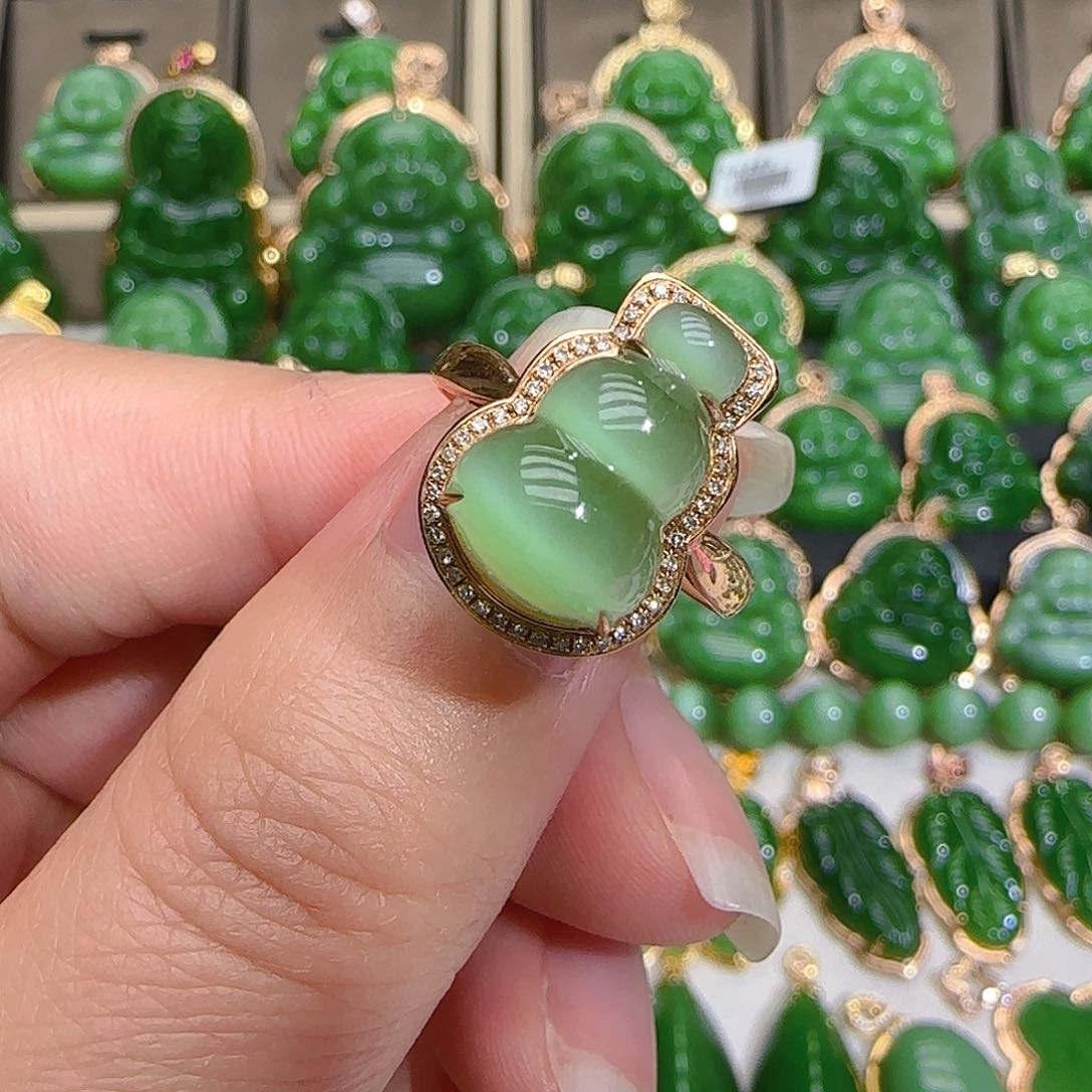 和田玉（碧玉）戒指18K金镶嵌