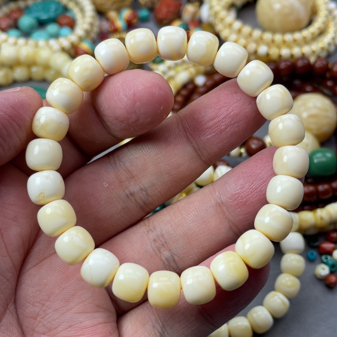 琥珀珠宝奇石未镶嵌知****香68