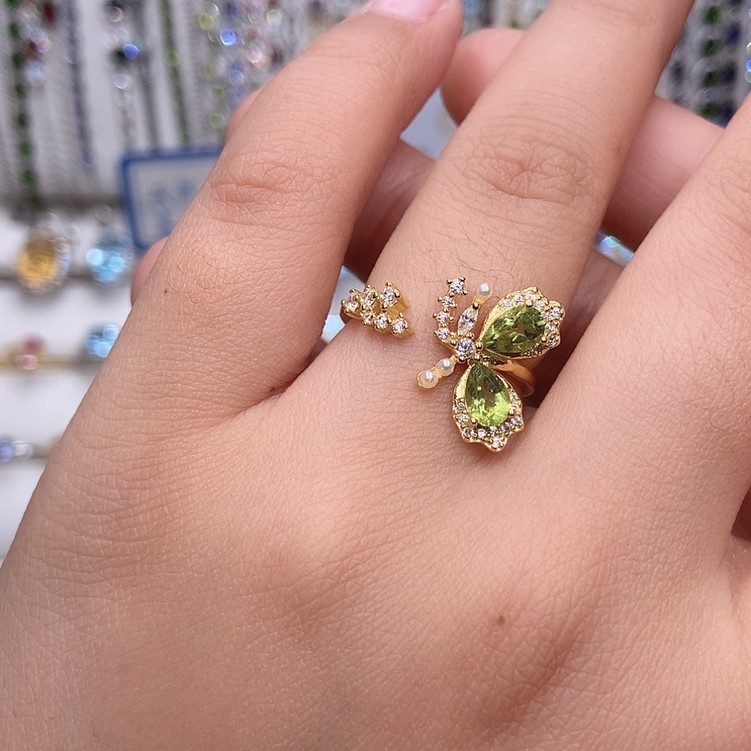 银S925镶嵌橄榄石戒指