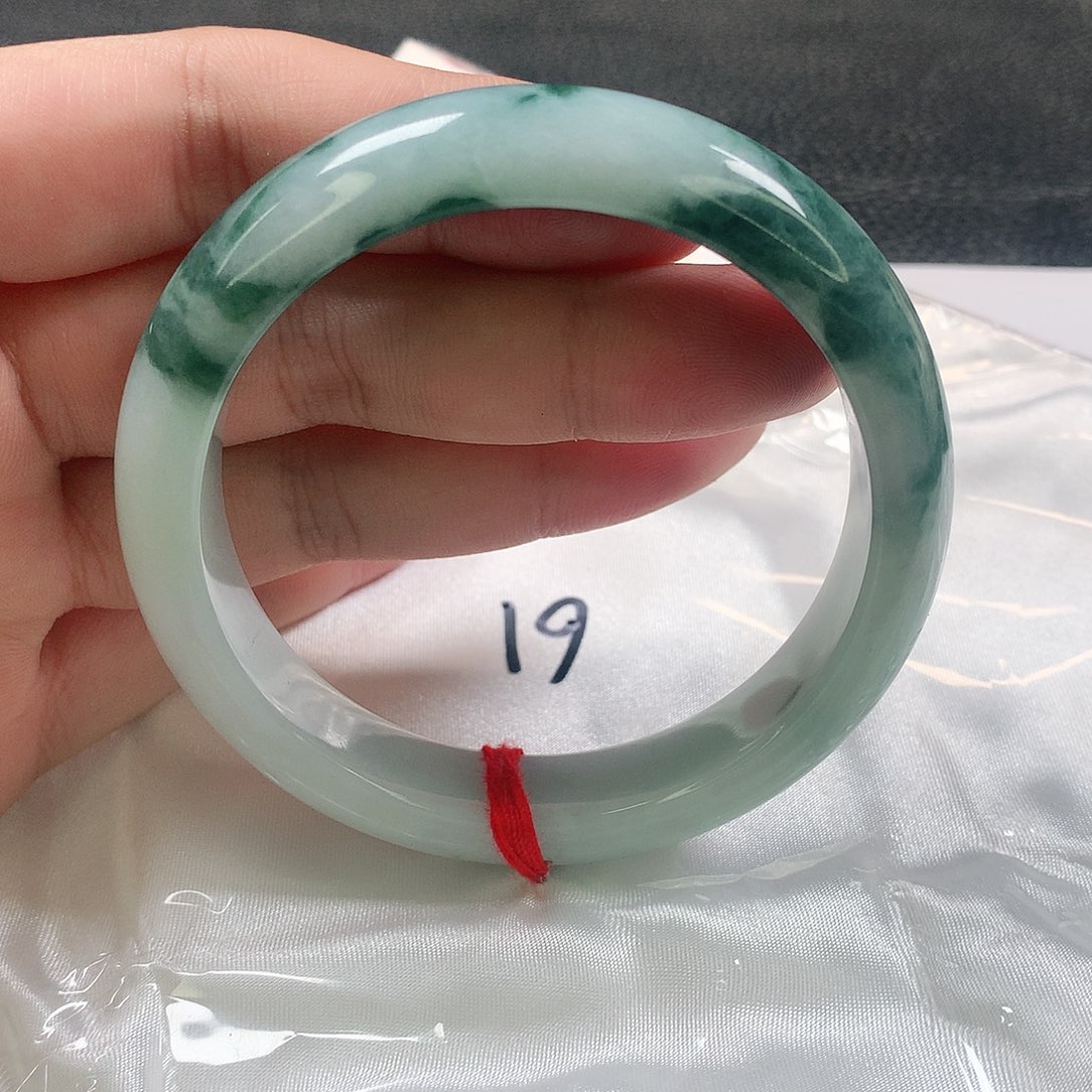 未镶嵌手镯翡翠61圈。389号