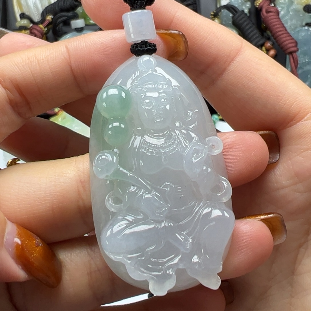 翡翠未镶嵌颈饰观音