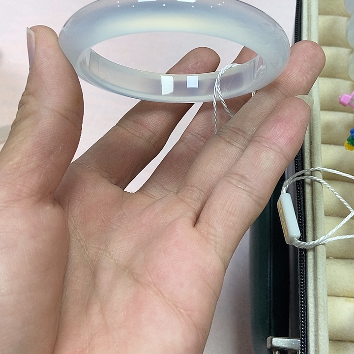 玛瑙/玉髓手镯未镶嵌琦*吖447