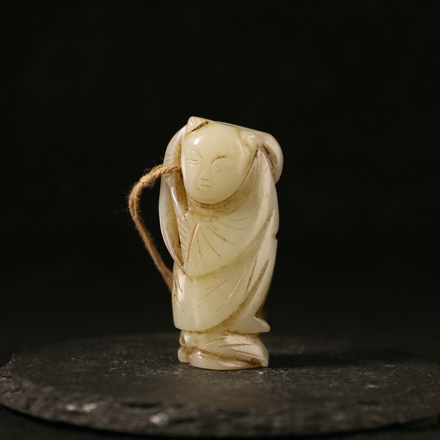 18F170  明  白玉带沁观望人