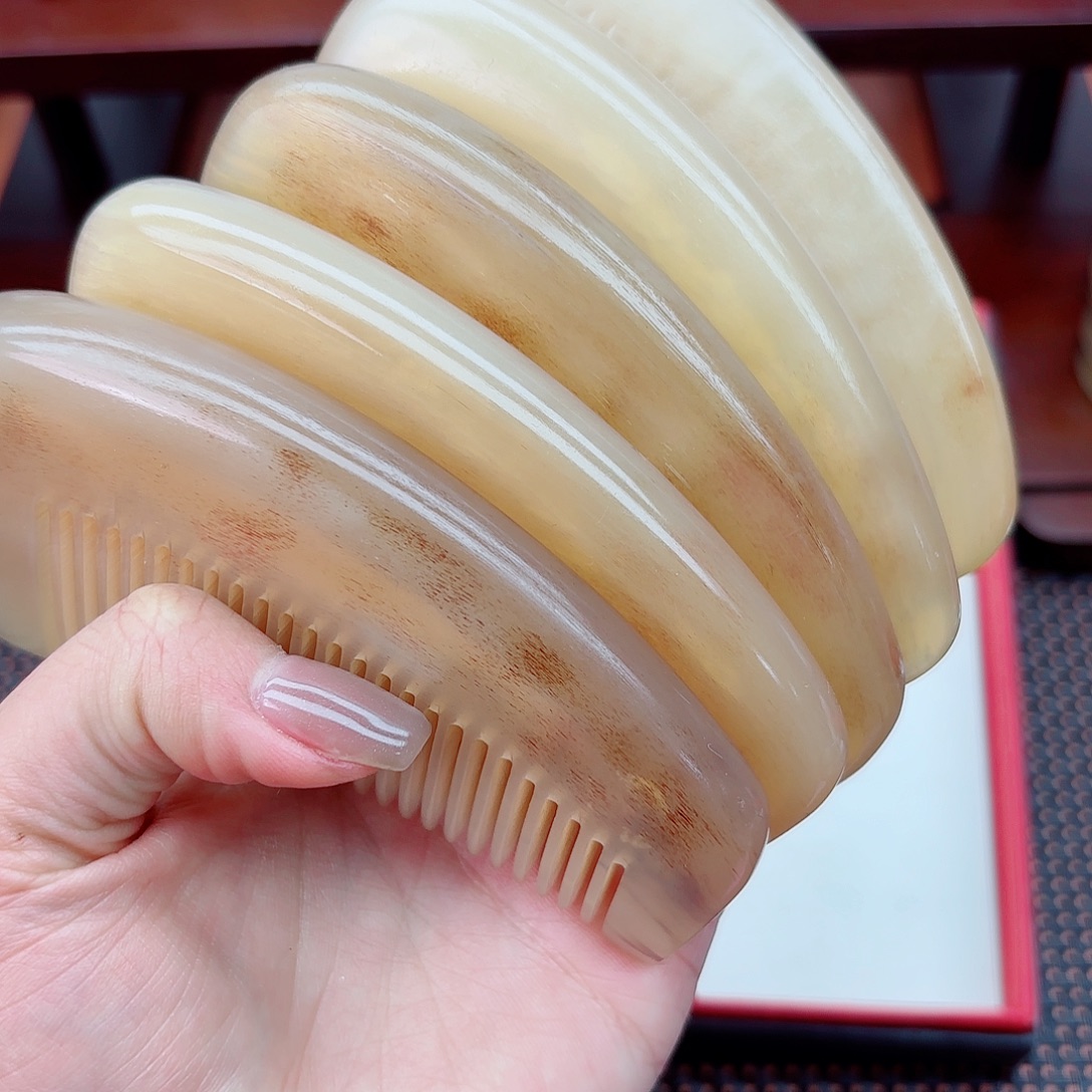 纯手工制作纯牛角梳子