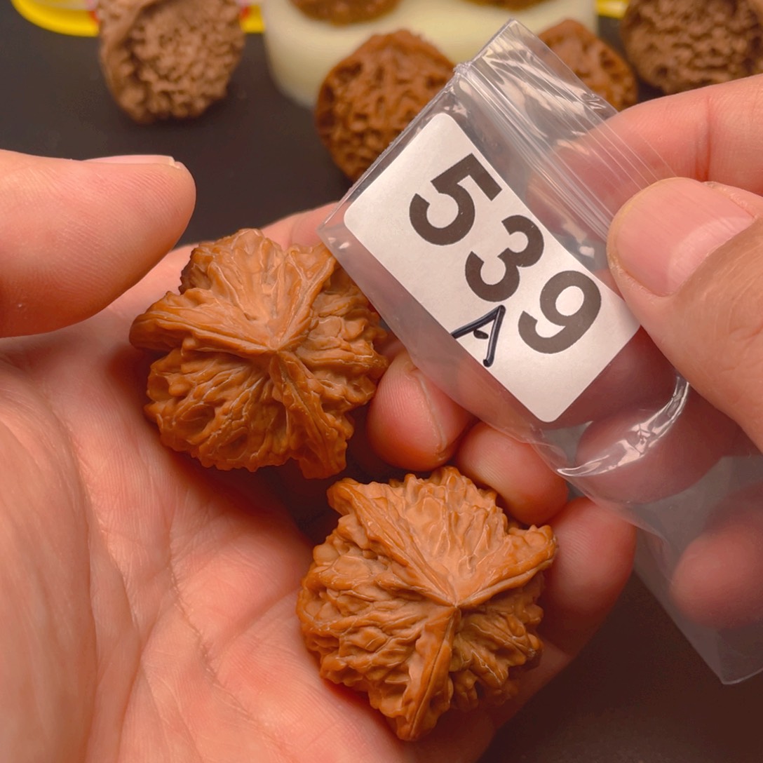 吊坠文玩核桃盘山奔39