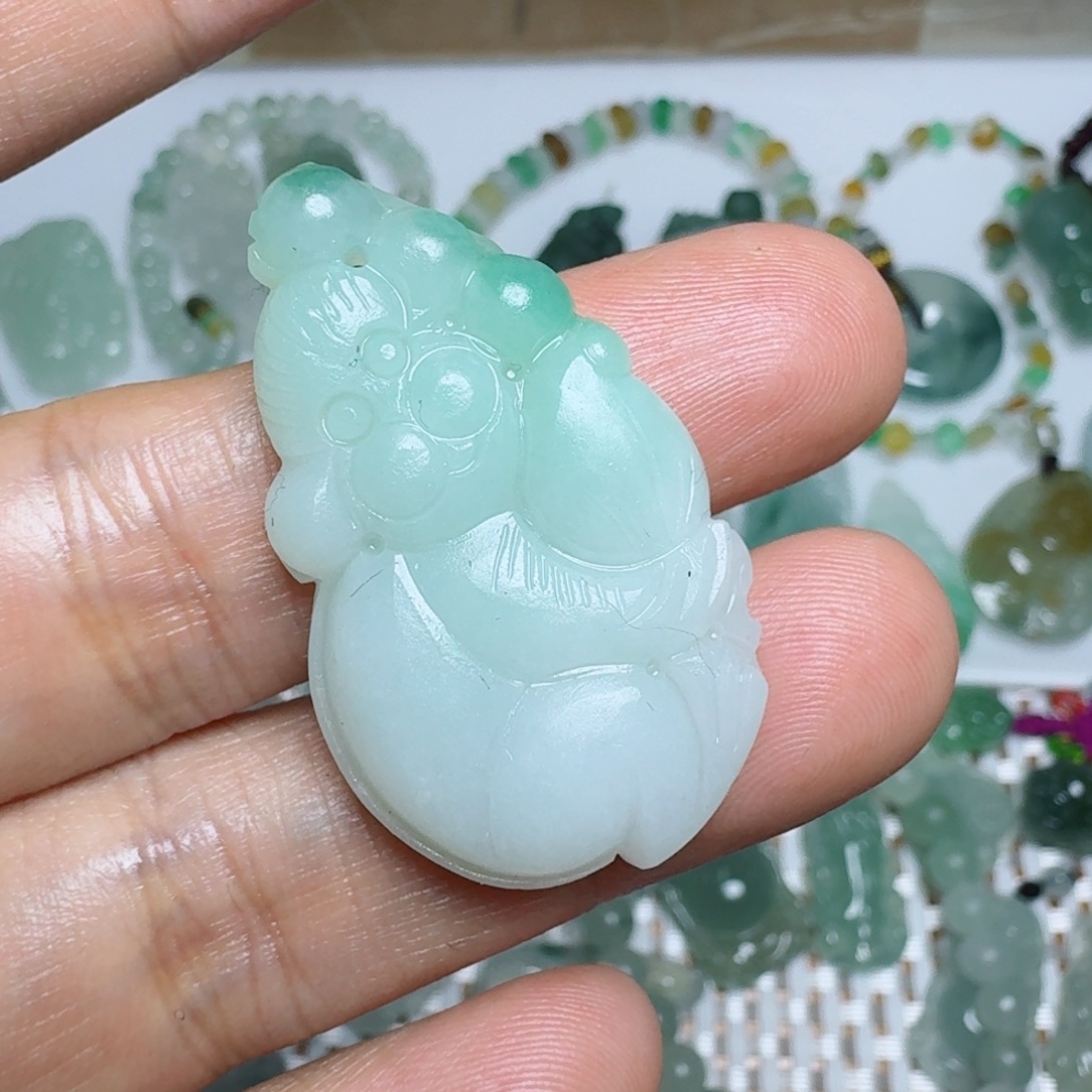 定制翡翠未镶嵌挂件