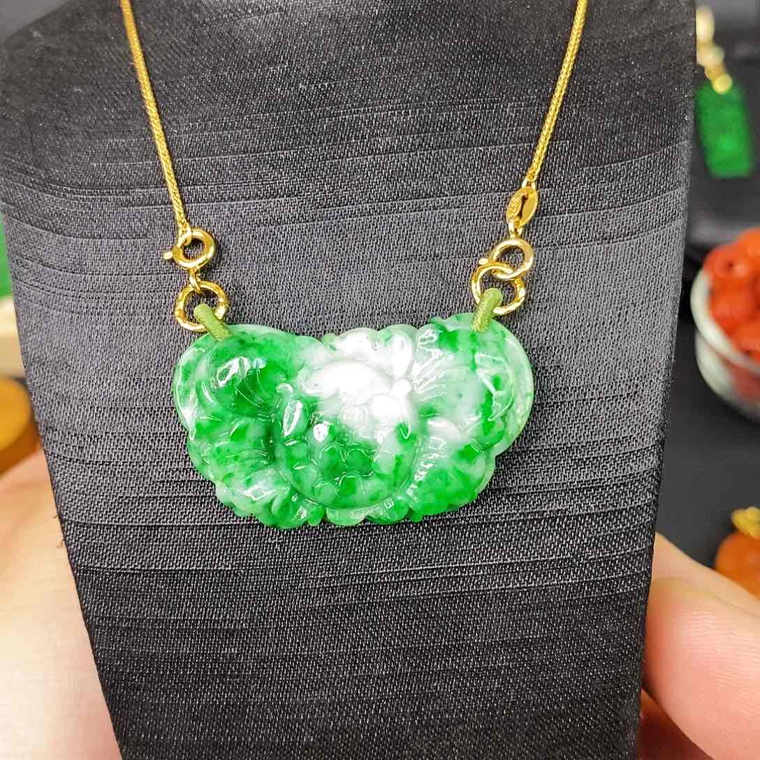 颈饰未镶嵌翡翠吊坠