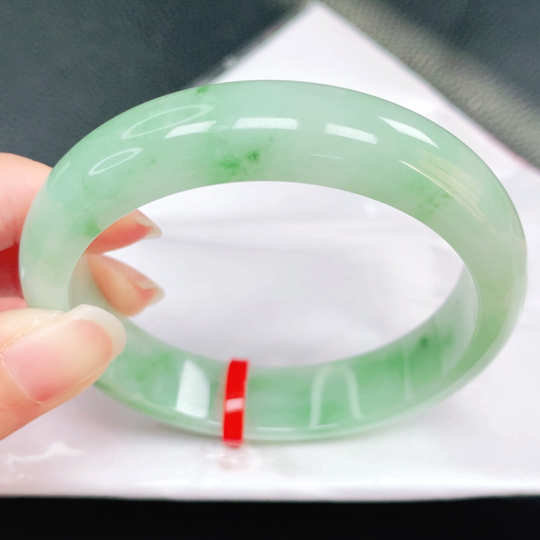 翡翠未镶嵌手镯57圈